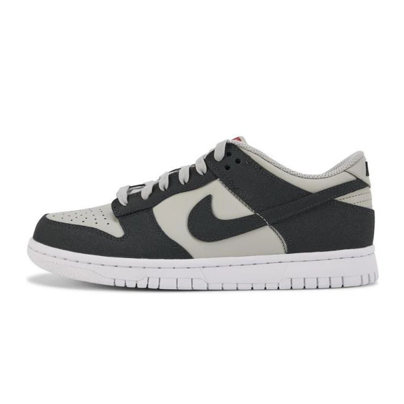 NIKE耐克男大童NIKE DUNK LOW HF (GS)儿童复刻鞋FZ1000-001