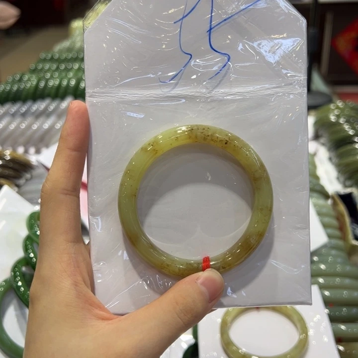 和田玉手镯未镶嵌洋*
