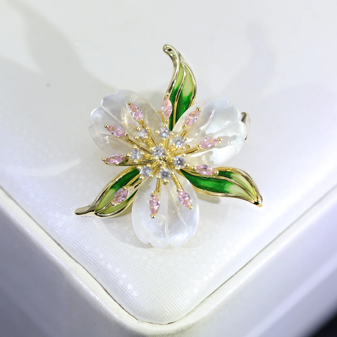 铜合金合成锆石胸针 xz4942恋桃花复古配饰高档温柔拼色优雅日风