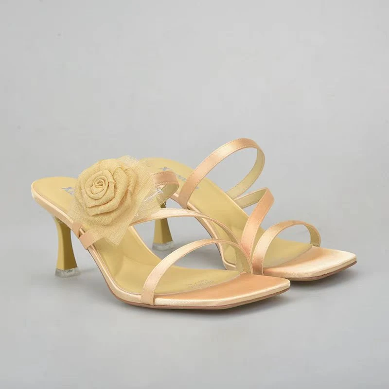 2005-10黄色细跟高跟鞋