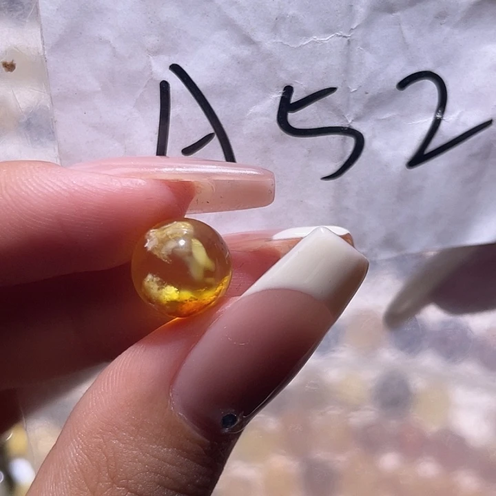 琥珀未镶嵌裸石10.6福利