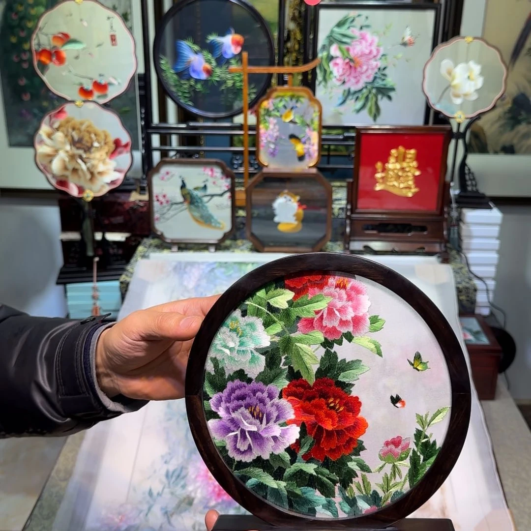 刺绣刺绣工艺精湛