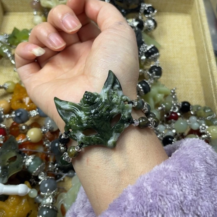 蛇纹石玉合金颈饰