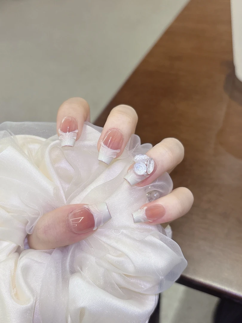 【星朵轻奢】白桃夭夭-显白裸色法式多桃花风纯手工穿戴美甲简约
