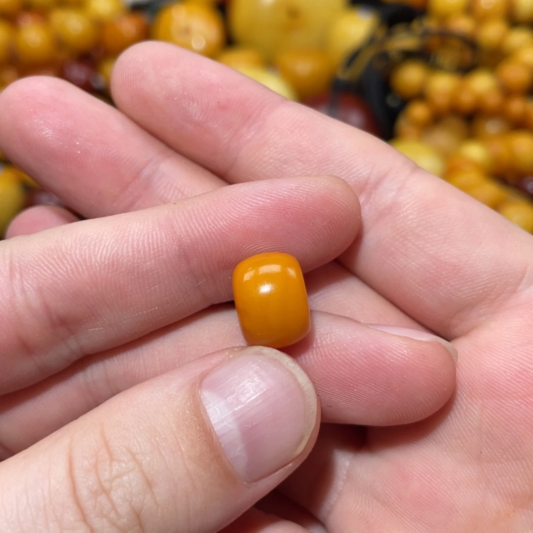 未镶嵌琥珀裸石沐**行鼓珠