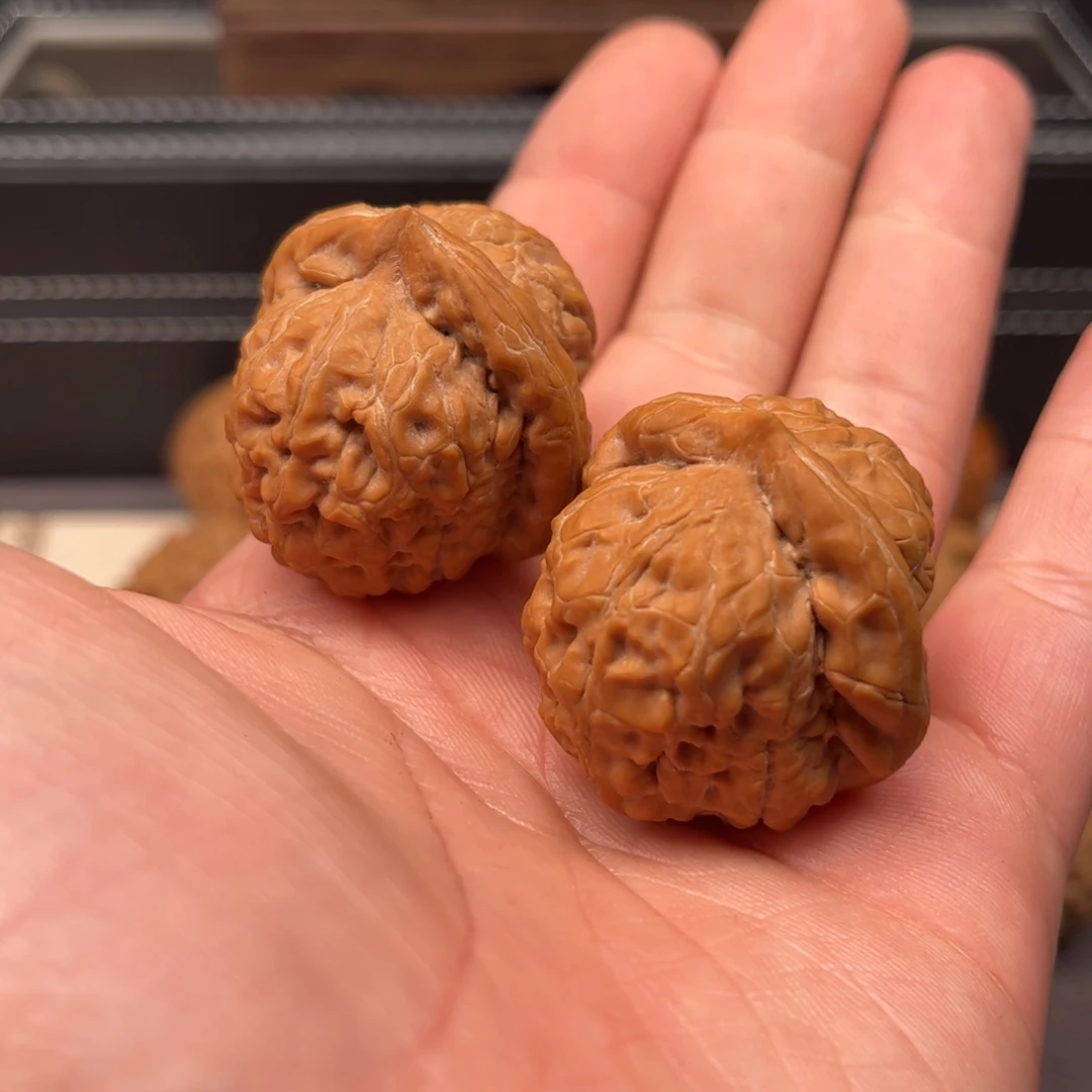 文玩核桃吊坠张*36金字塔