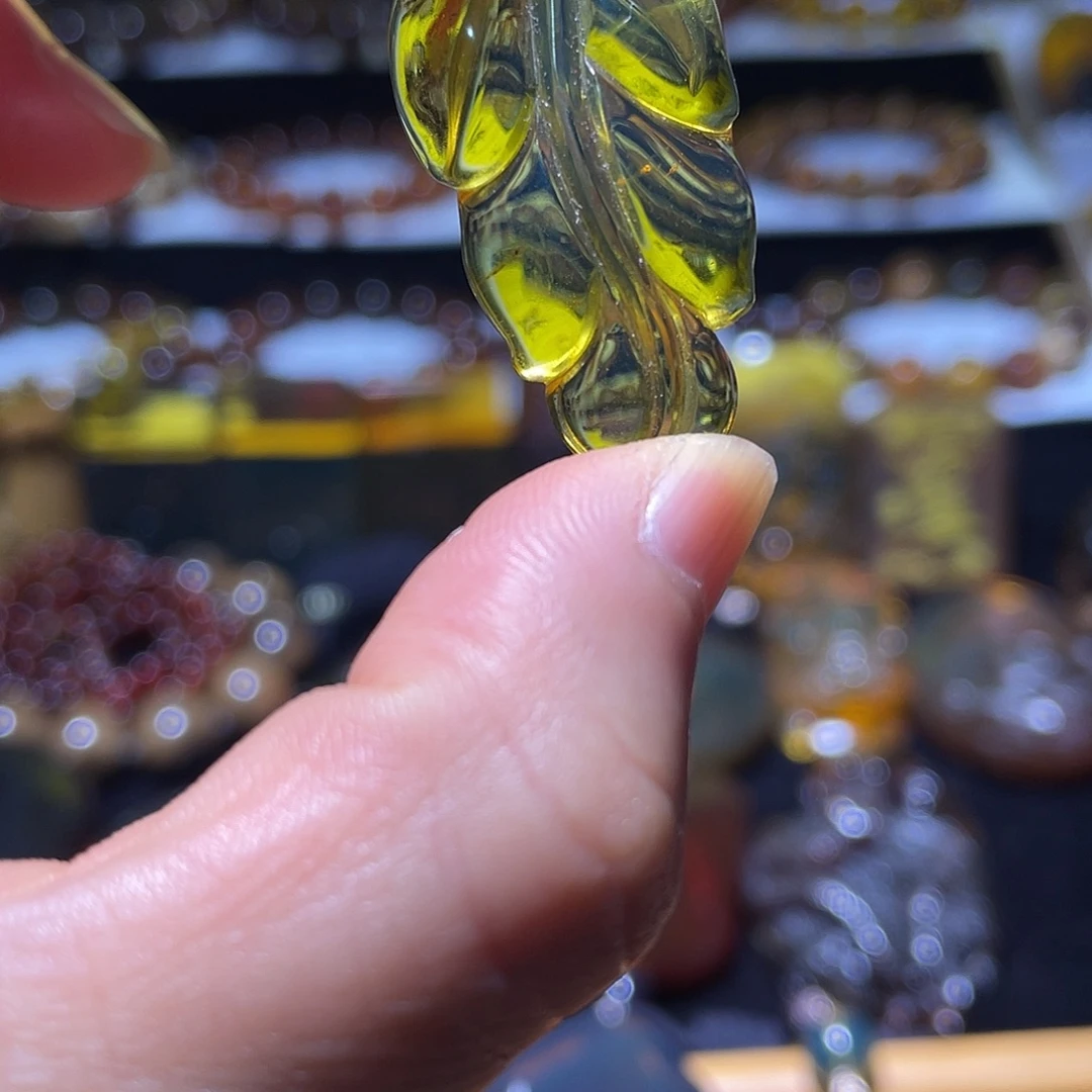 琥珀未镶嵌裸石大业有成