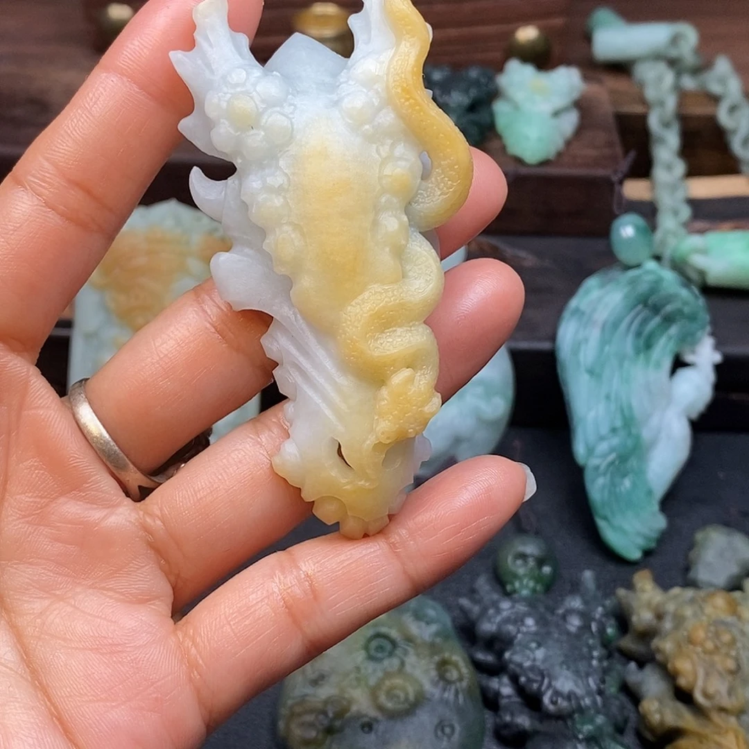 小****定制翡翠未镶嵌毛货抛光