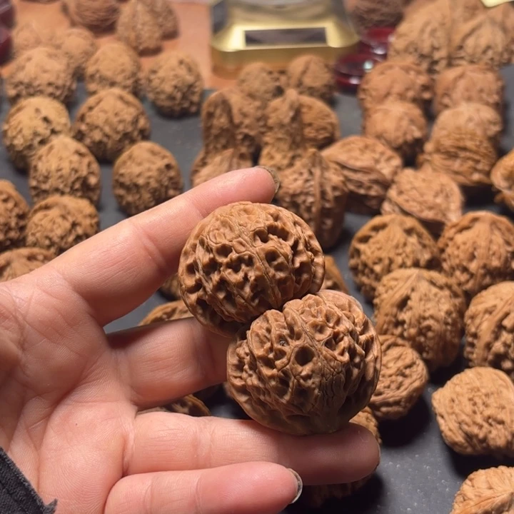 半***城大叶紫檀（黑酸枝木类）