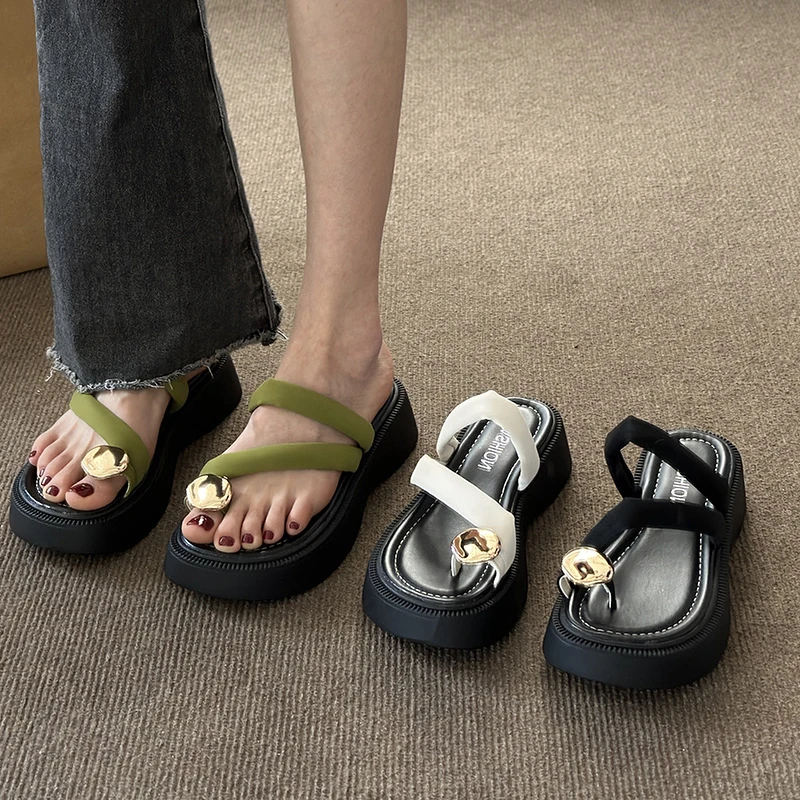 套趾拖鞋女士2025年夏天新款时尚百搭金属厚底舒适休闲夹脚凉拖鞋