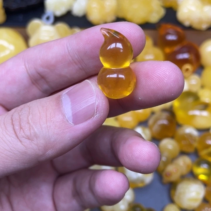 琥珀未镶嵌珠宝奇石