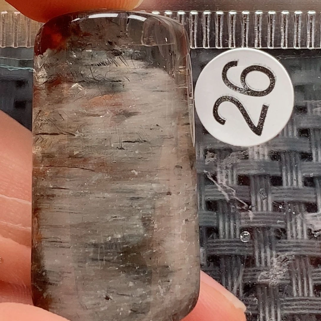 未镶嵌颈饰水晶g