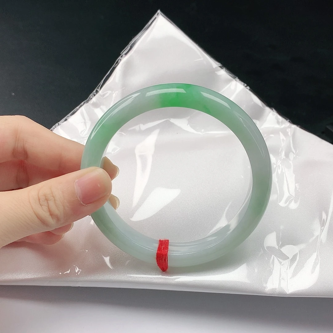 翡翠手镯未镶嵌翡翠116