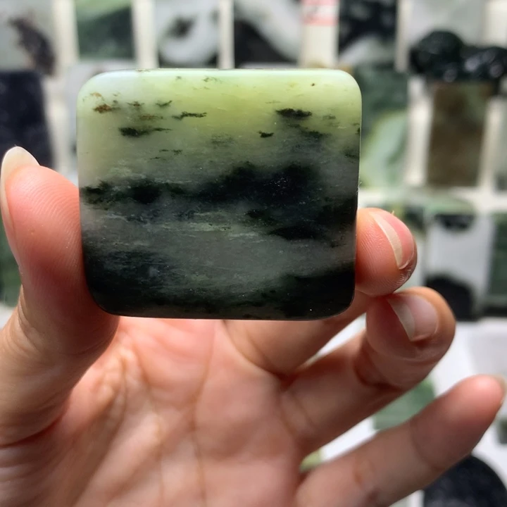 独山玉未镶嵌颈饰