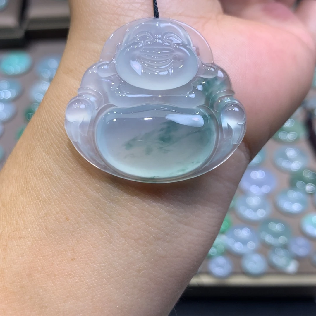 翡翠未镶嵌颈饰佛公
