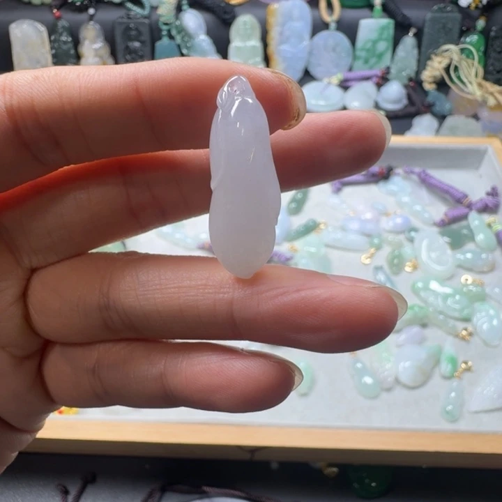 新***新吊坠(赠链)未镶嵌翡翠天然缅甸a货翡翠玉兰花吊坠