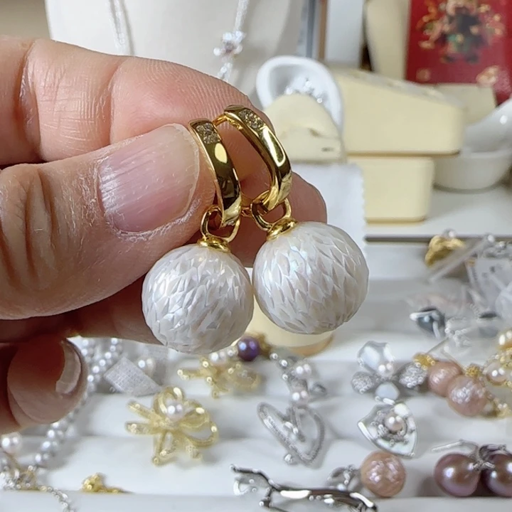 淡水珍珠卡14加龙鳞珠底下有颜色变化不影响银S925镶嵌啊*