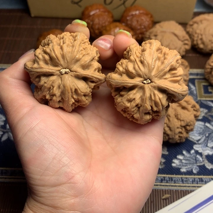 吊坠文玩核桃o***说粗筋