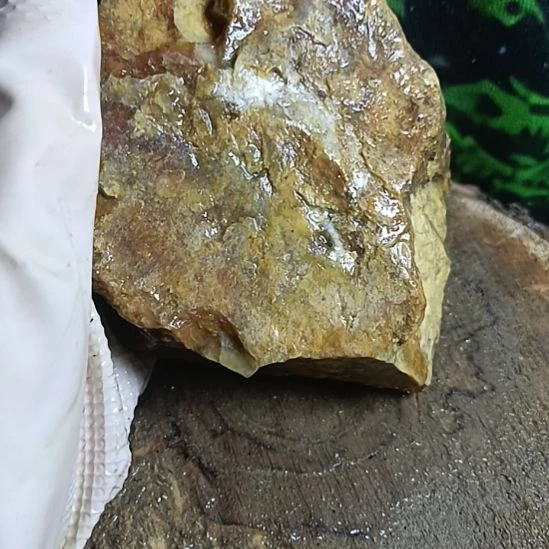 蛇纹石玉未镶嵌珠宝奇石
