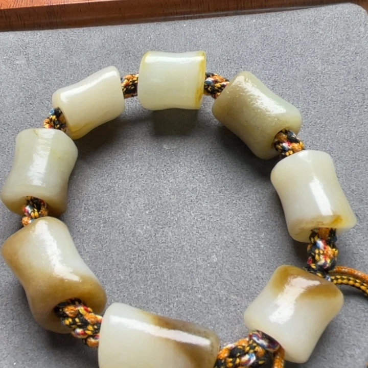 白***✓和田玉未镶嵌颈饰