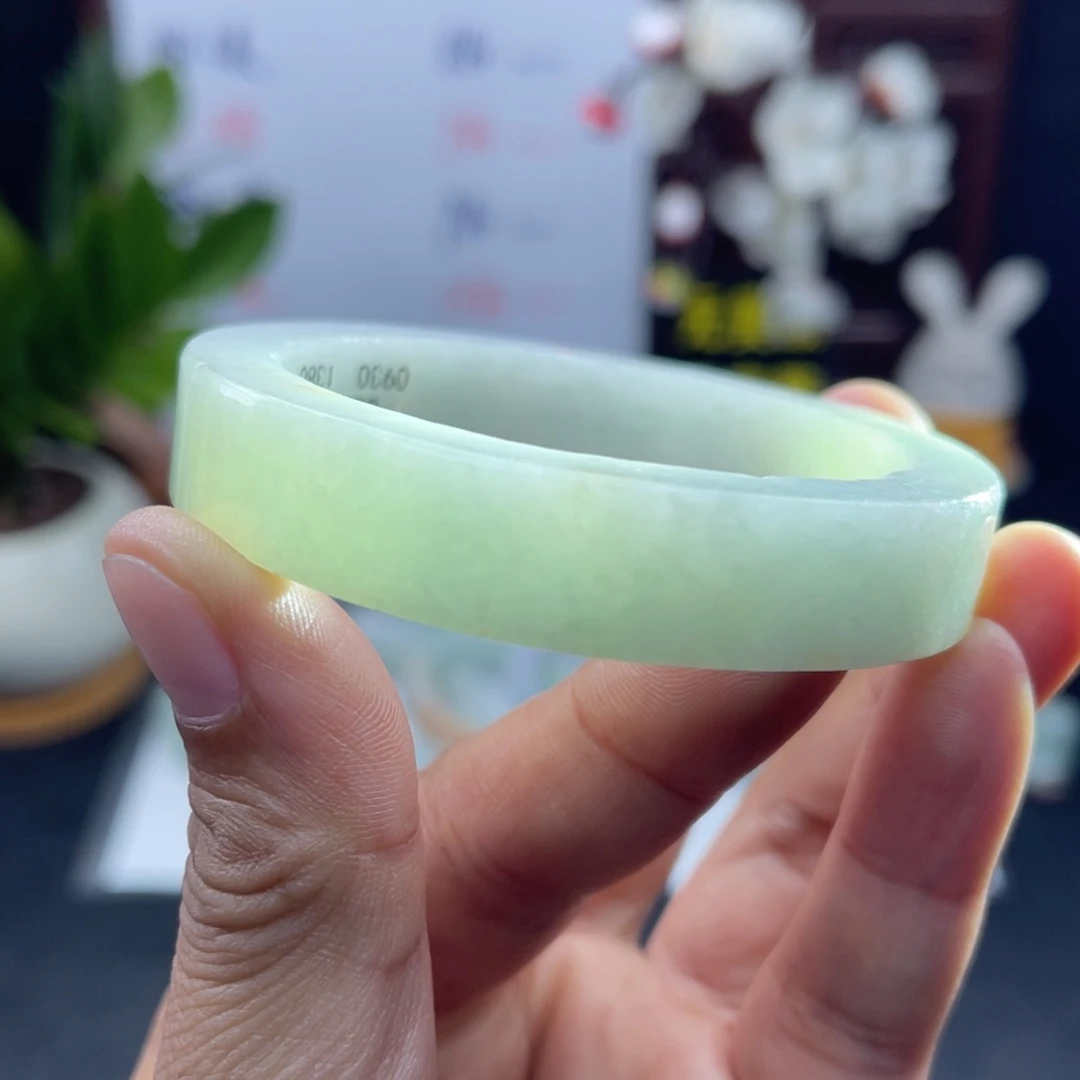 定制翡翠未镶嵌55正圈手镯