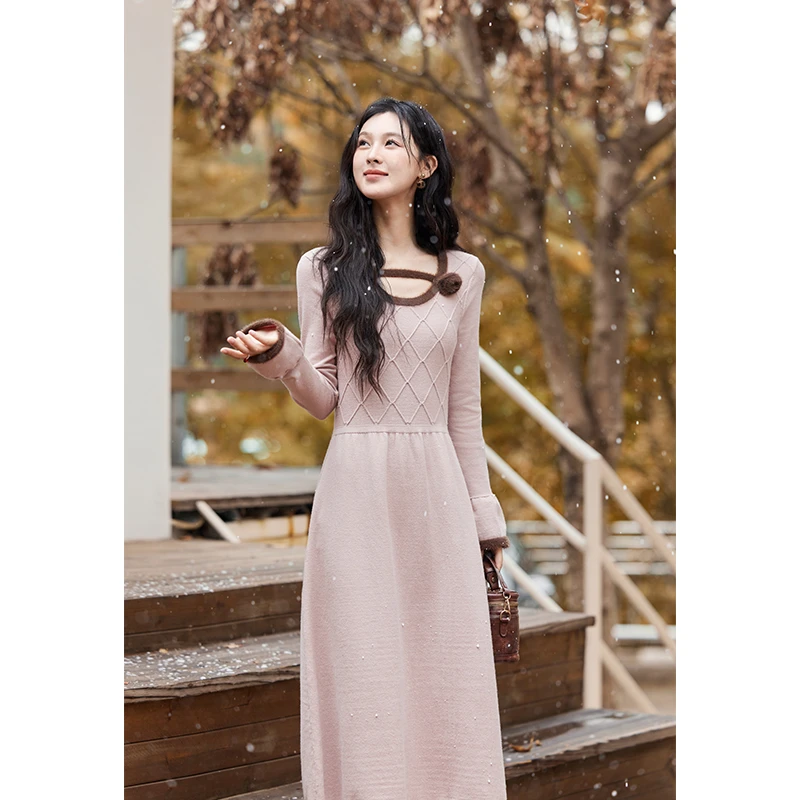 【年末大促】谜秀 【仿兔绒包芯纱】百搭质感菱格毛撞色中长款连衣裙