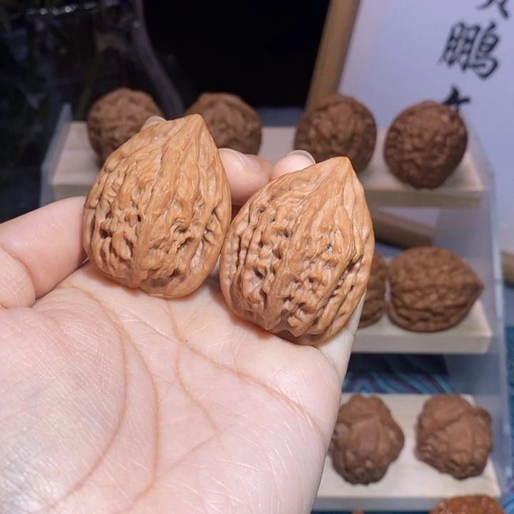 吊坠文玩核桃天眼鸡心