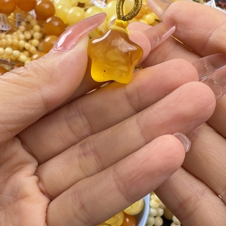 琥珀未镶嵌珠宝奇石