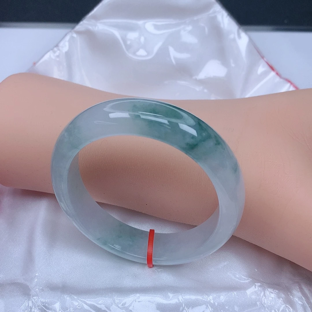 【闪购商品】未镶嵌手镯（贵妃镯）翡翠，55