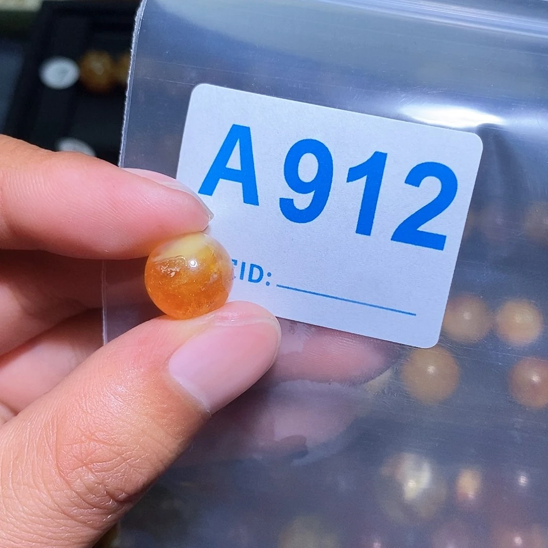 琥珀珠宝奇石未镶嵌z**u