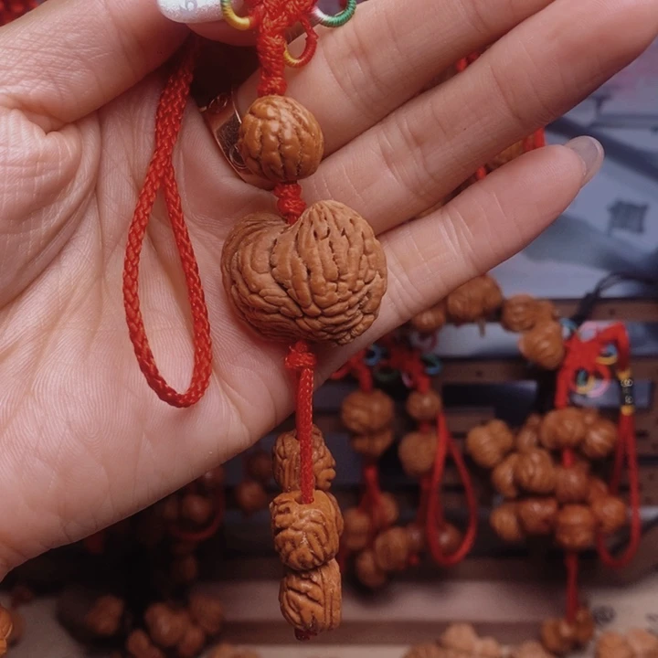 吊坠桃核龙纹桃枭挂件