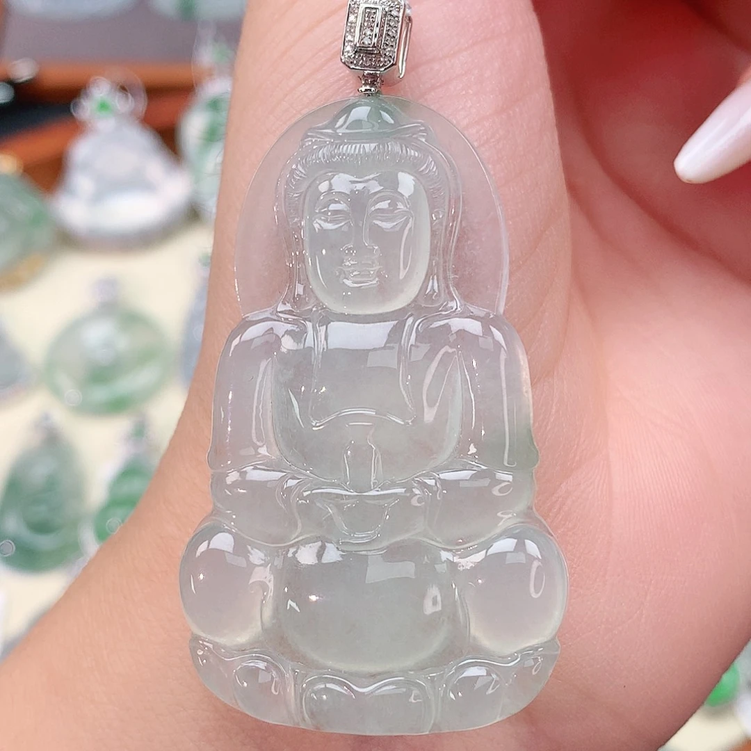 颈饰18K金镶嵌翡翠观音