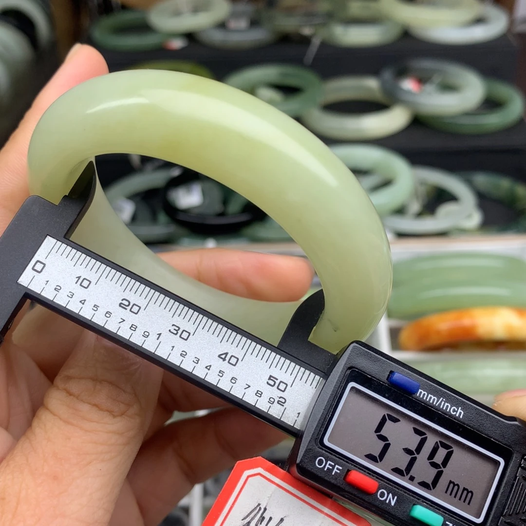 蛇纹石玉未镶嵌手镯717