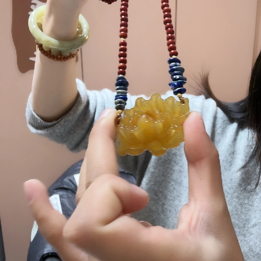 蛇纹石玉未镶嵌颈饰