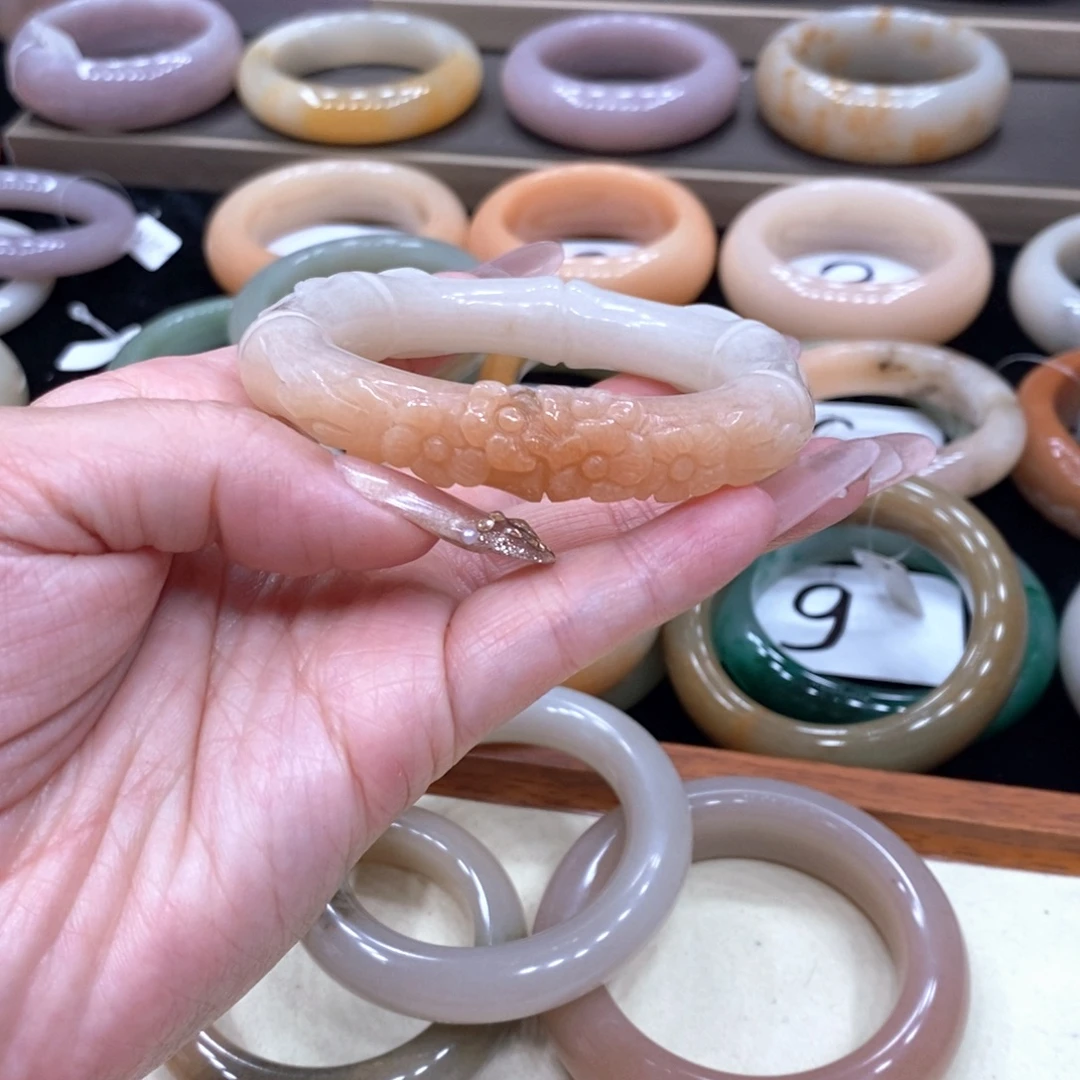 石英质玉未镶嵌手镯