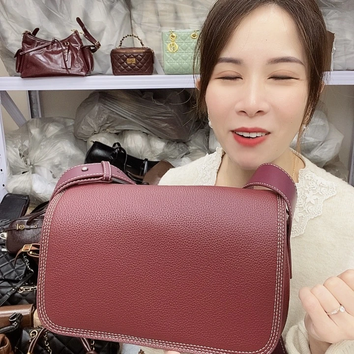 蚕丝小牛剖层皮革PU