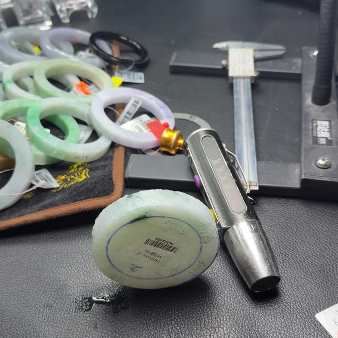 【闪购商品】定制翡翠翡翠未镶嵌L****Y