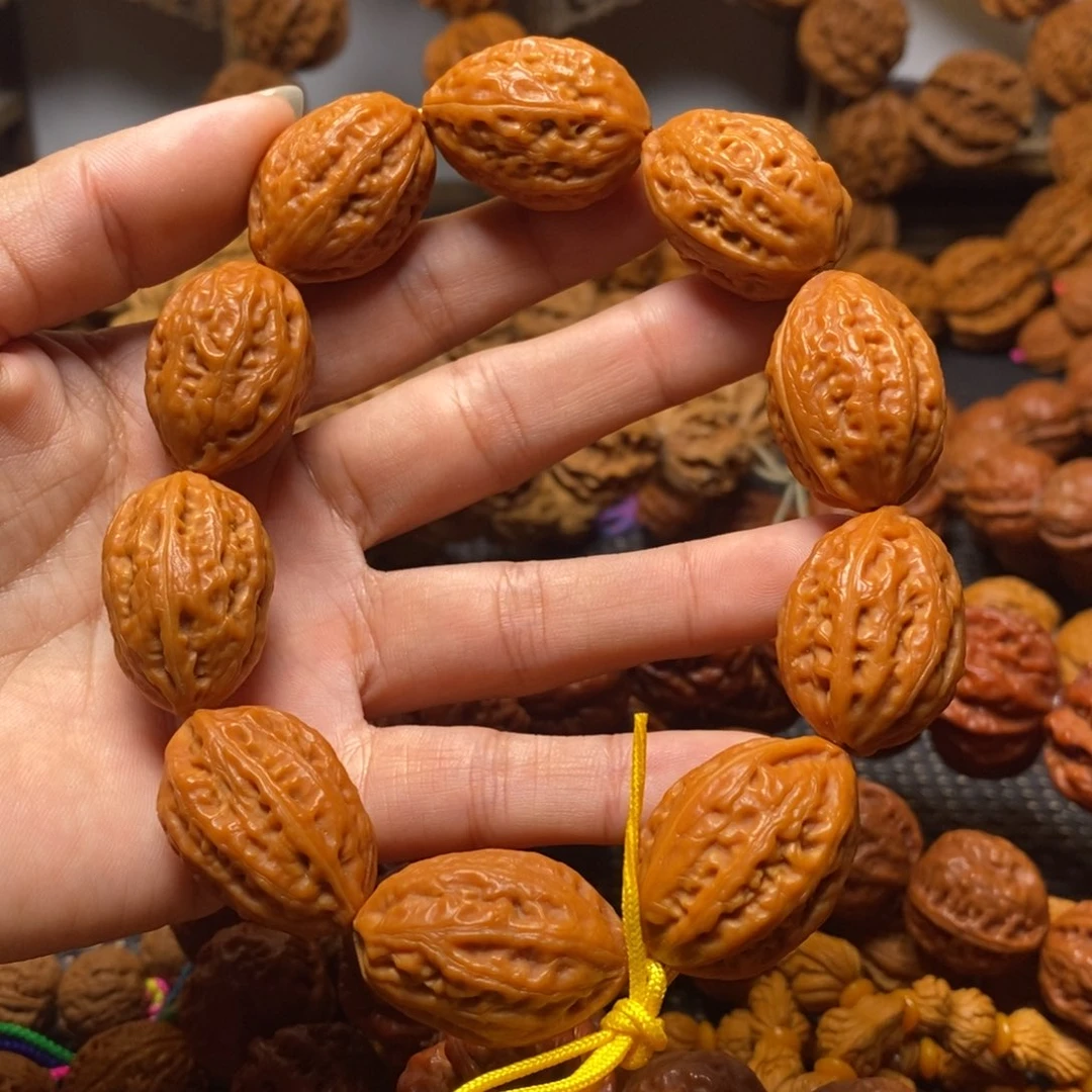 行***至手串文玩核桃大枣手串