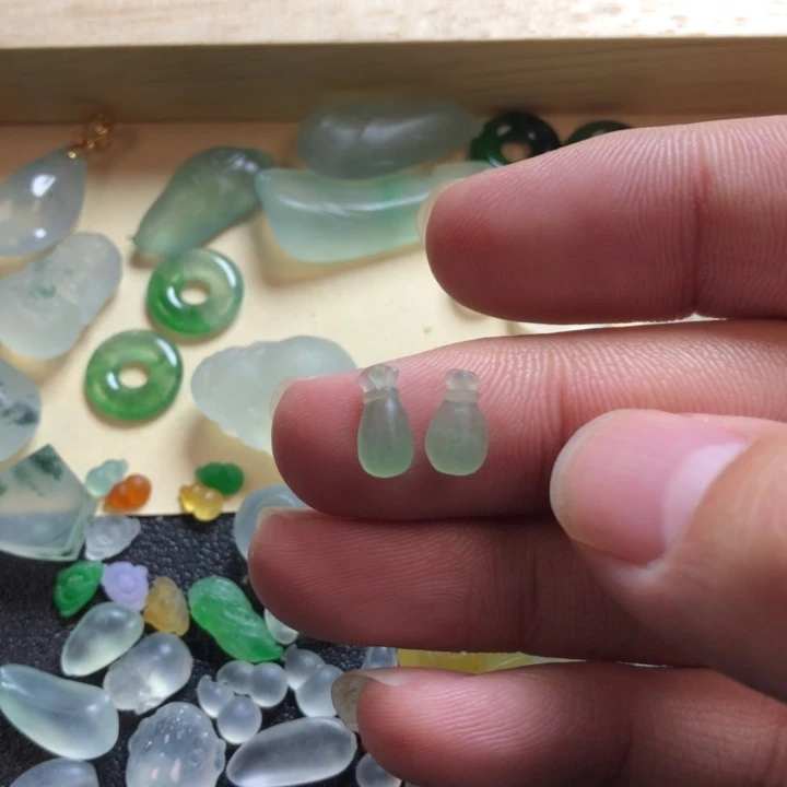 定制翡翠未镶嵌挂件