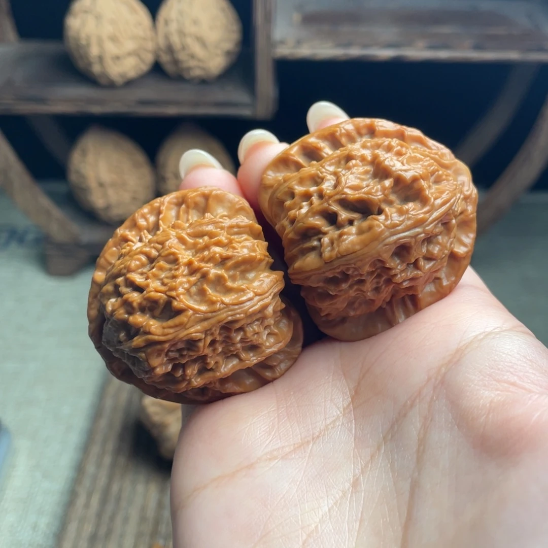 文玩核桃吊坠三角白42 全品打底精配毕业红皮克重打手