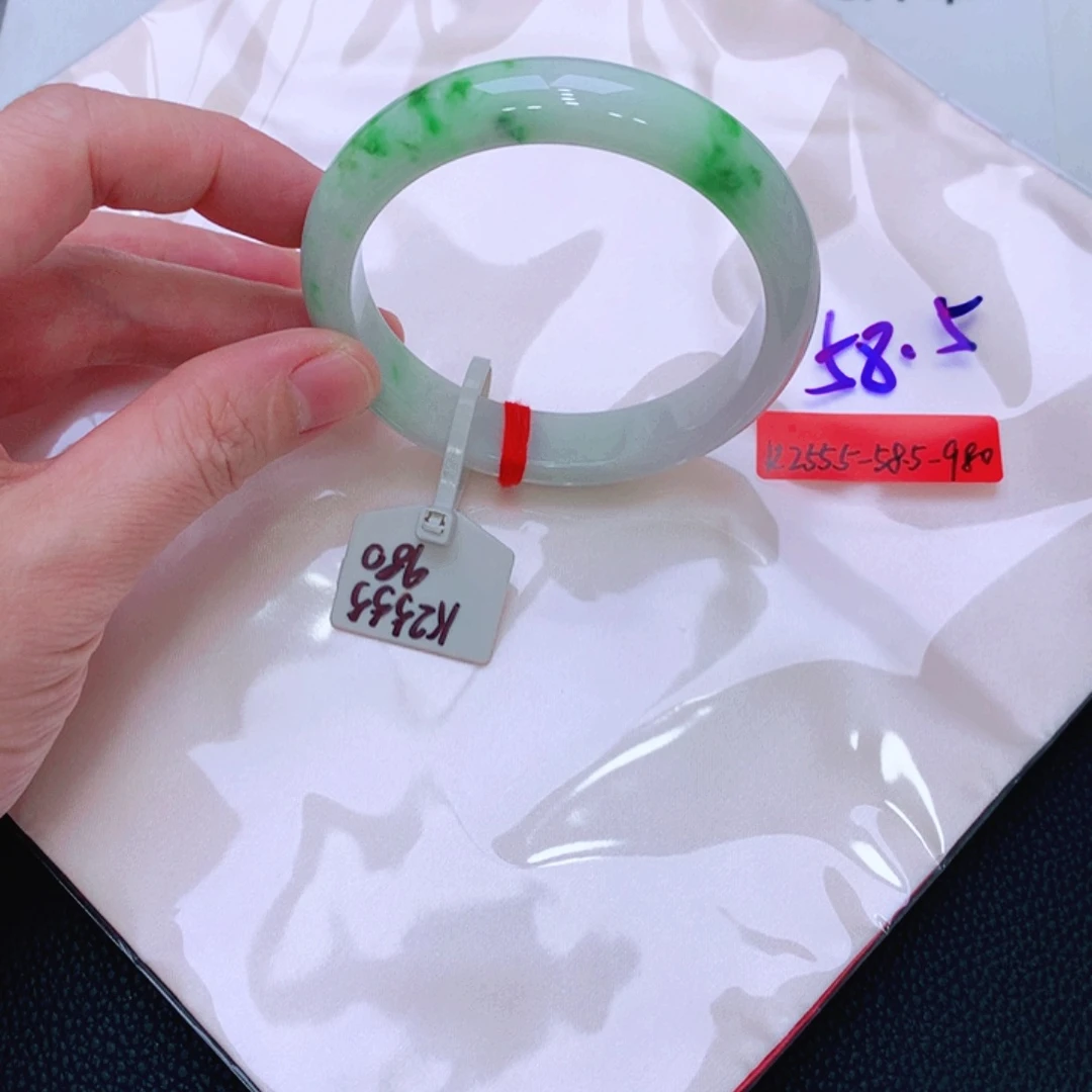 未镶嵌手镯翡翠缅甸翡翠手镯