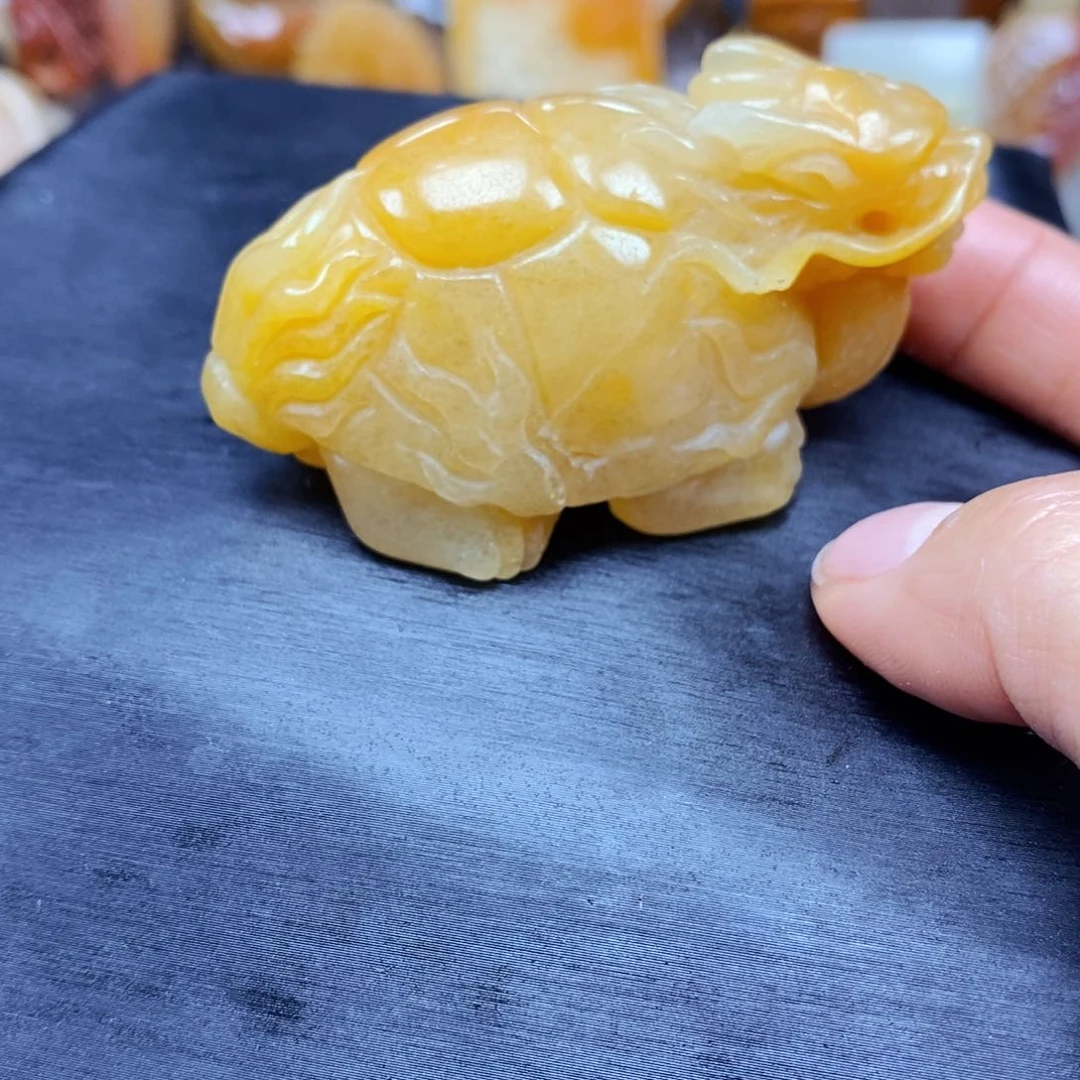 石英质玉(黄龙玉)颈饰未镶嵌