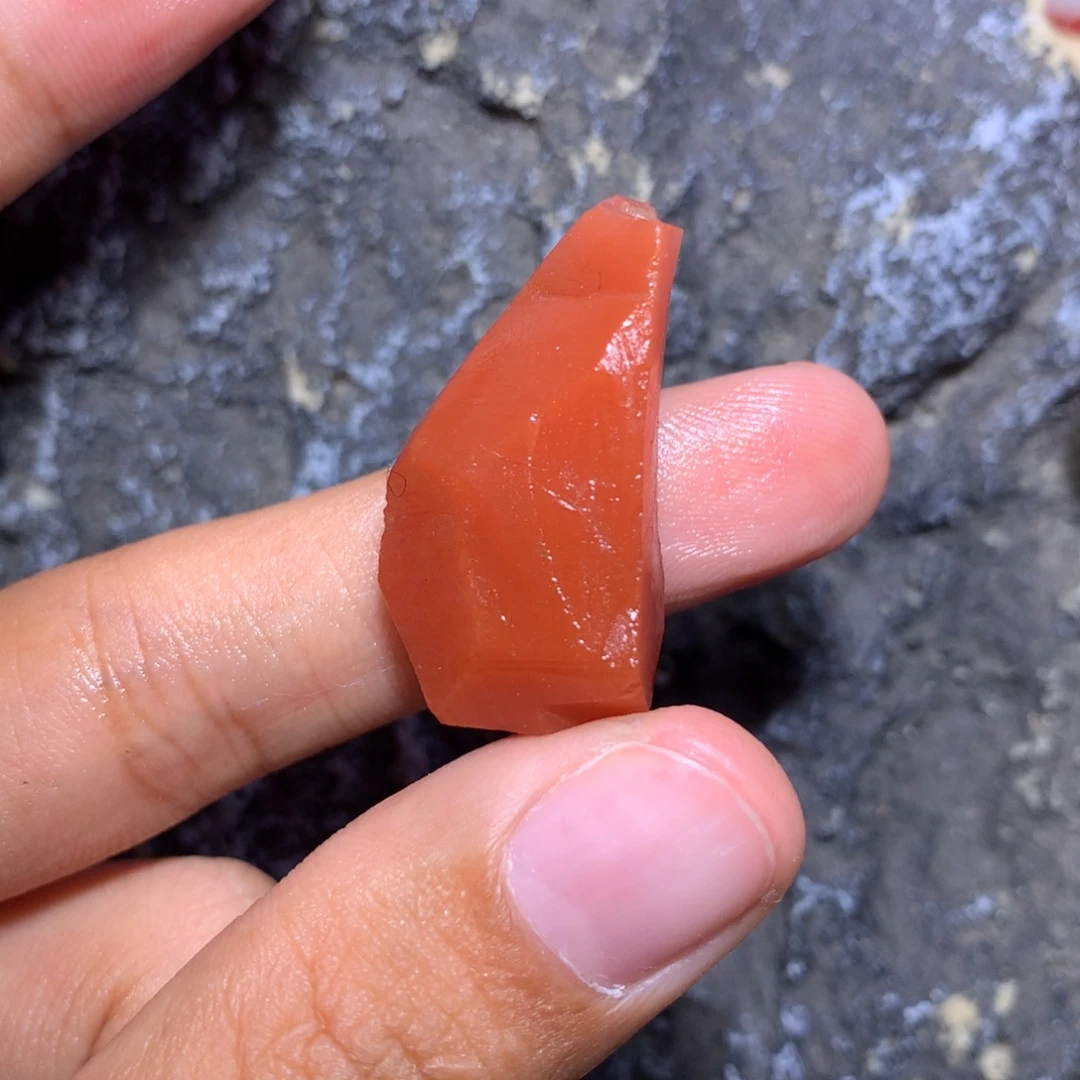 兜***风南红玛瑙未镶嵌长斜切9.5×11.8×9.5微微微沙带