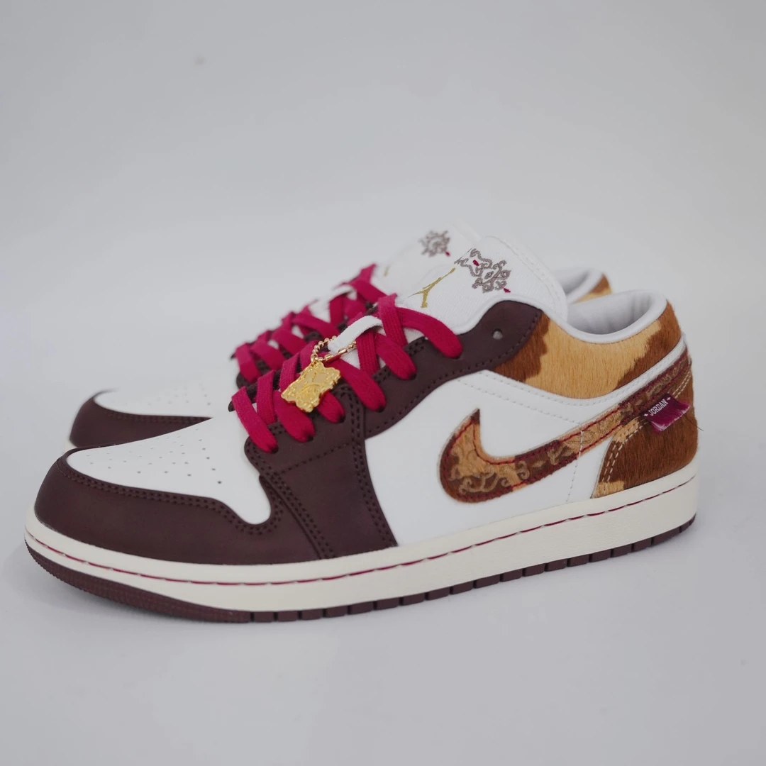 【滔搏联动】NIKE男AIR JORDAN 1 LOW SE马年红品限定鞋IQ5321-121