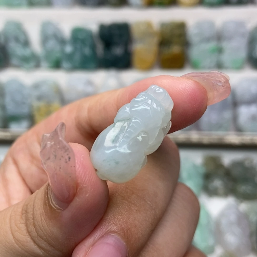 吊坠(赠链)未镶嵌翡翠