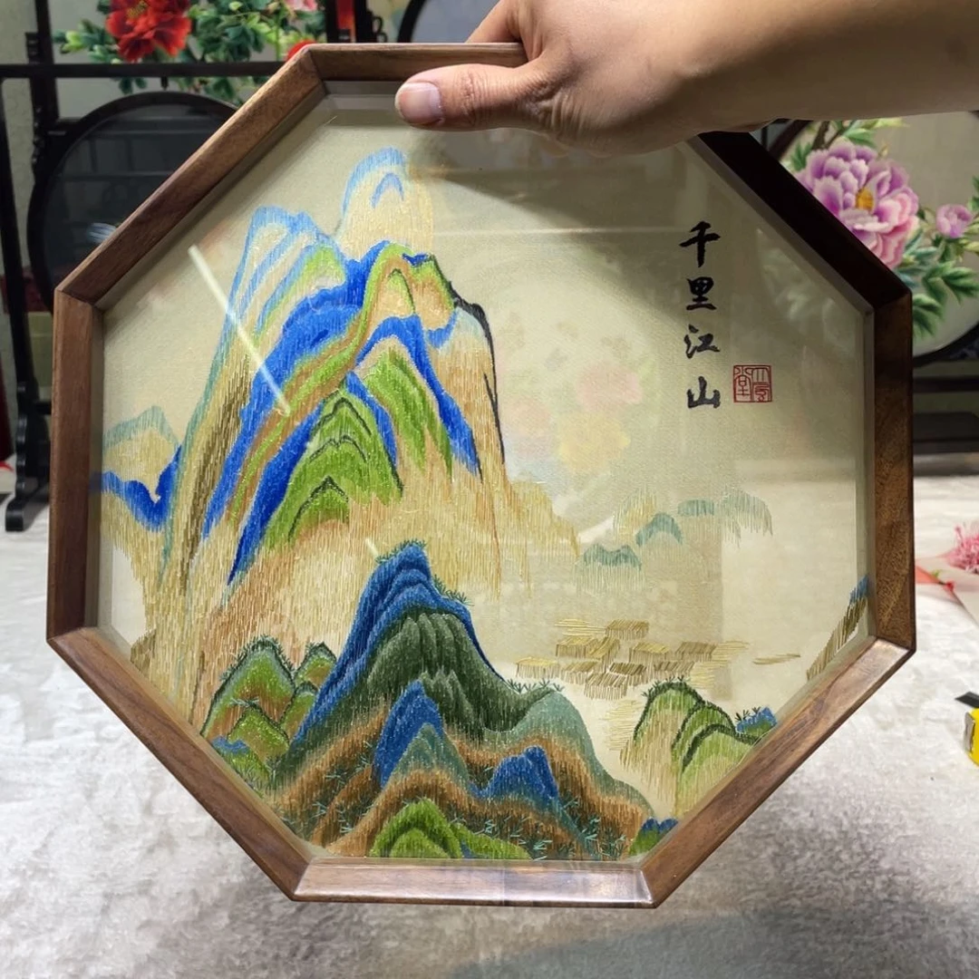 刺绣非遗传承摆件