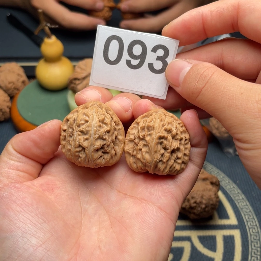 吊坠文玩核桃32全品三角白093号