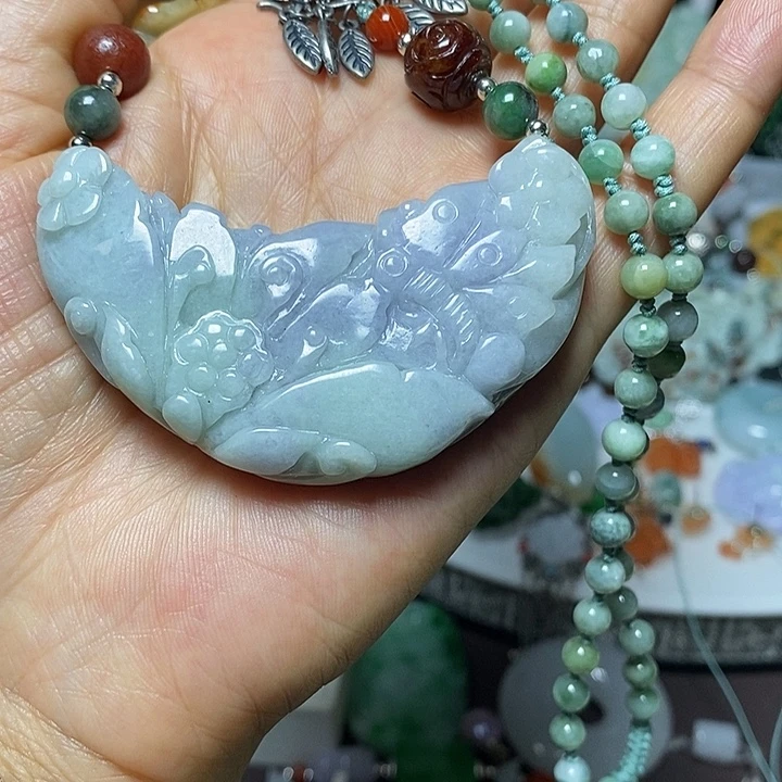 翡翠未镶嵌吊坠(赠链)