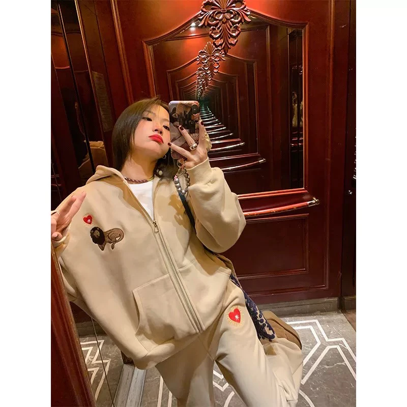 루루가−  （小狮子） 韩国东大门刺绣加绒女冬两件套开衫连帽卫衣+卫裤