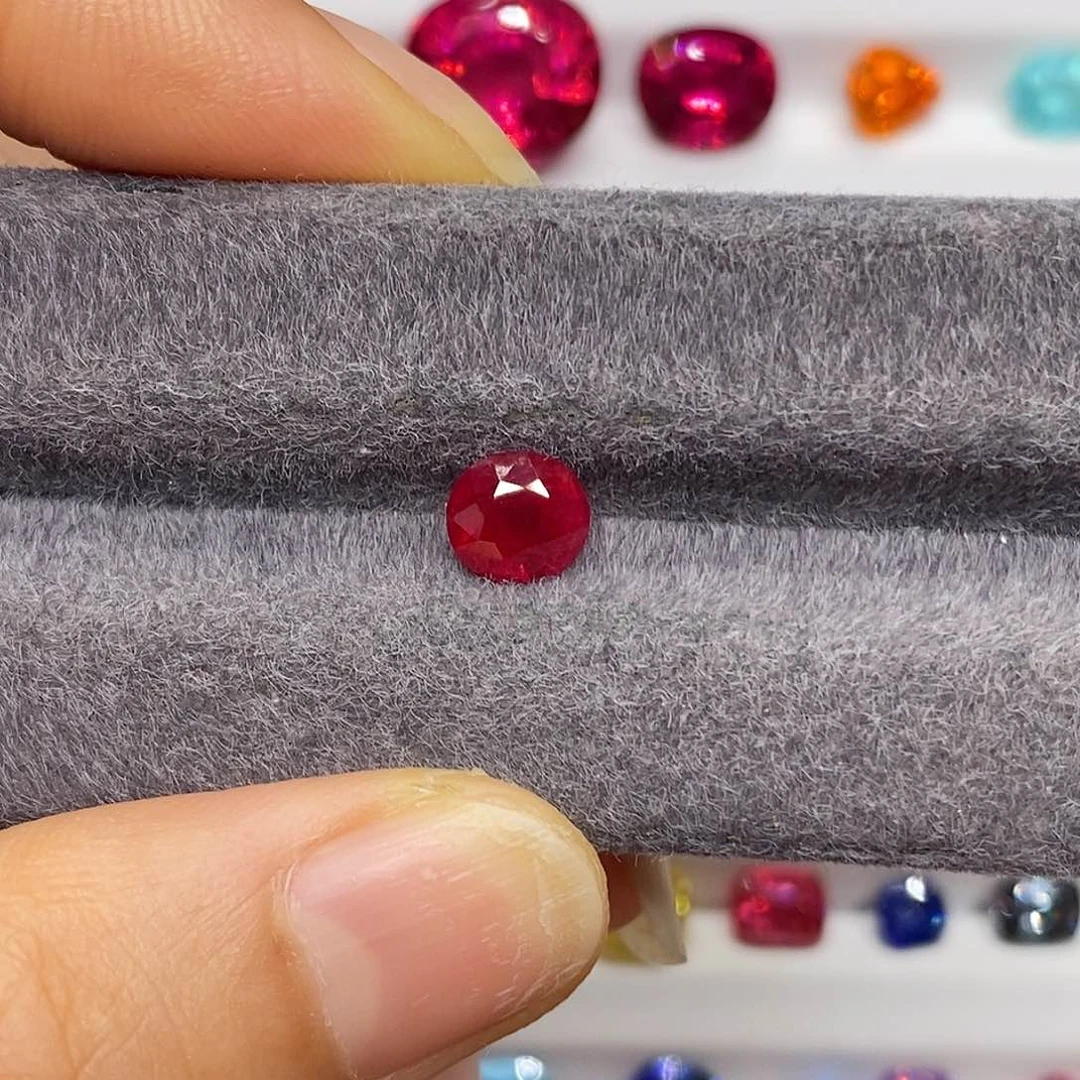 红宝石裸石未镶嵌1.68克拉天然老烧红宝石